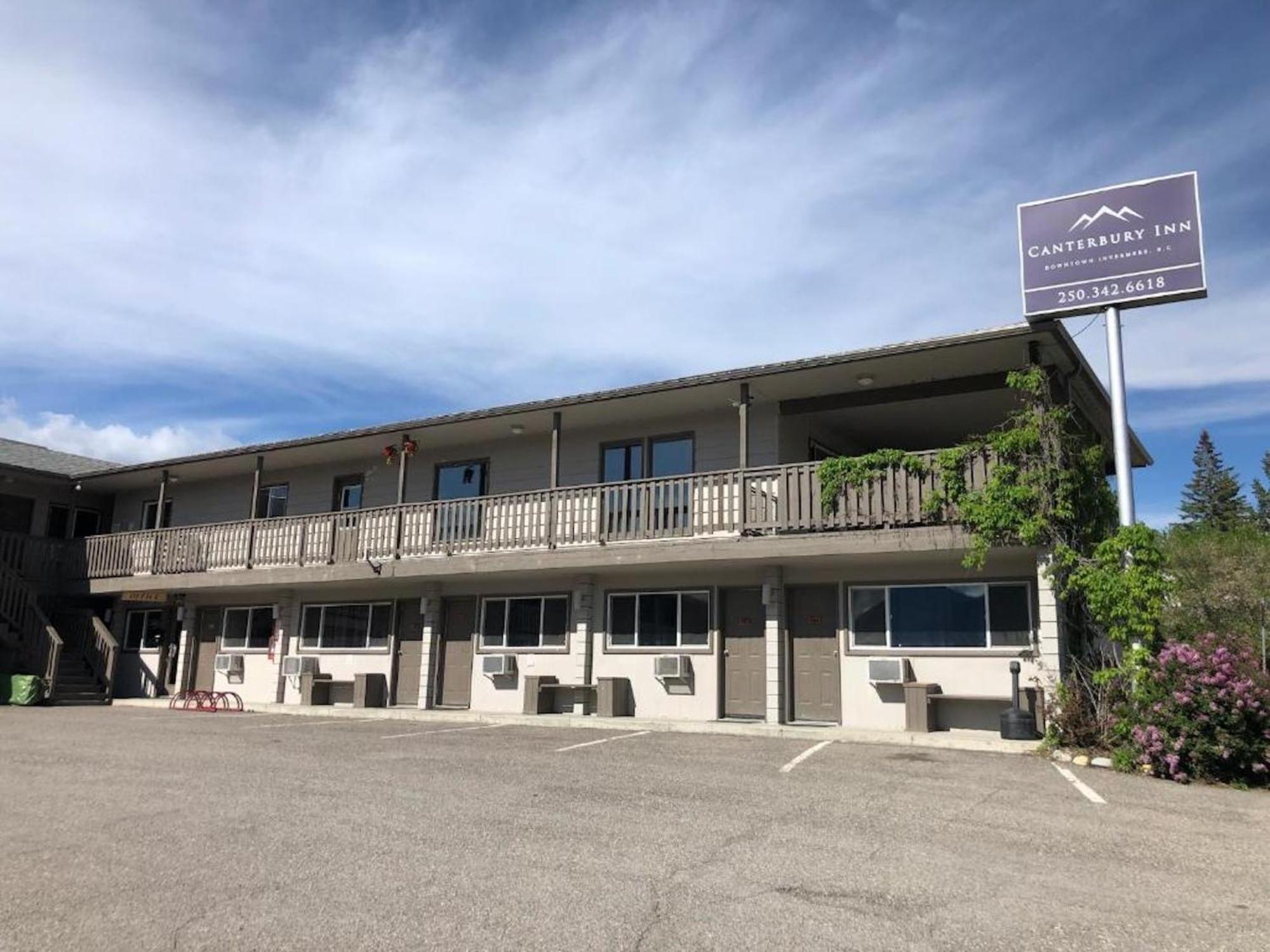 Canterbury Inn Invermere Exterior photo